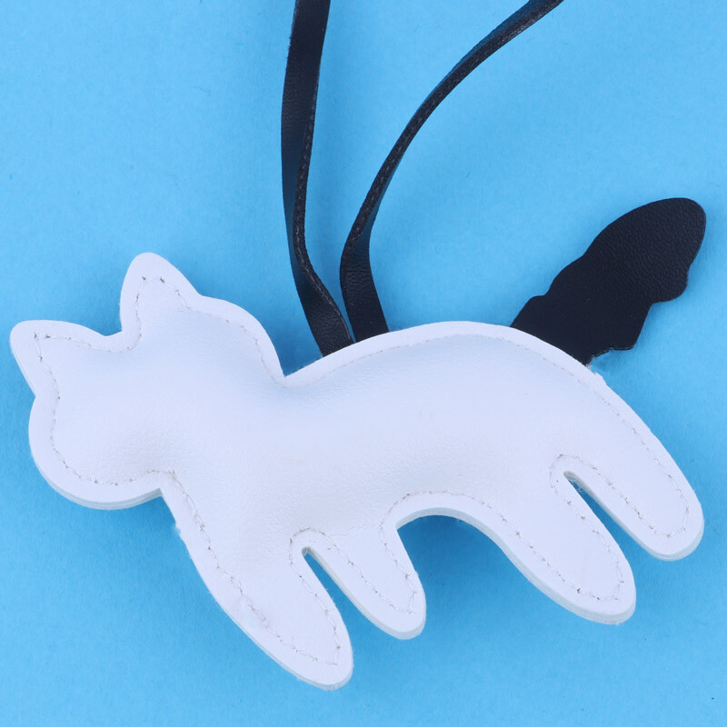 آویز کیف چرمی طرح گربه سفید