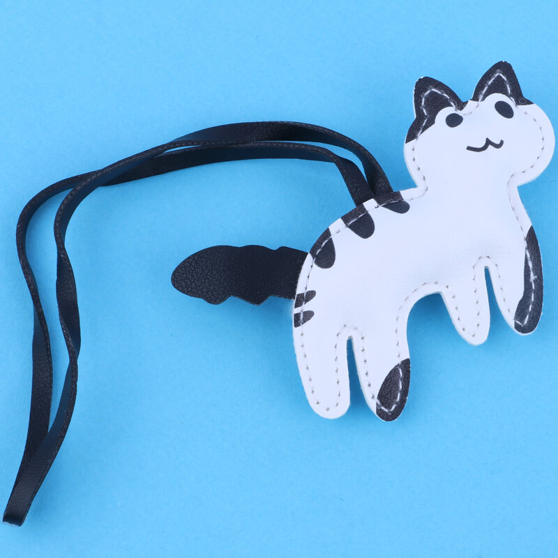 آویز کیف چرمی طرح گربه سفید