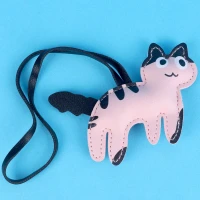 آویز کیف چرمی طرح گربه صورتی