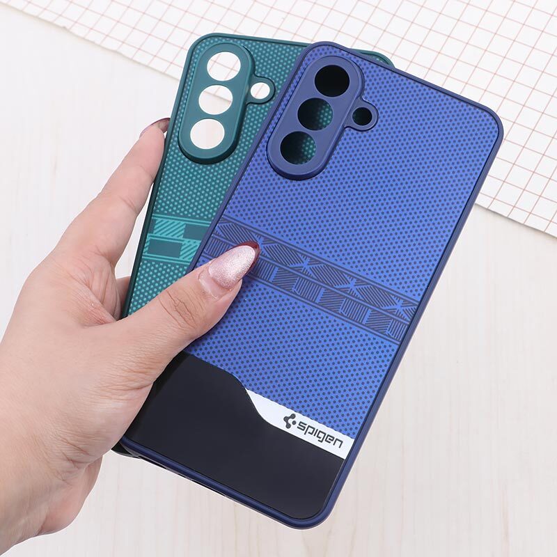 قاب PC Spigen براق