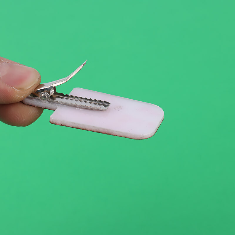 گیره سر پارسام طرح دختر عینکی کد 1010057