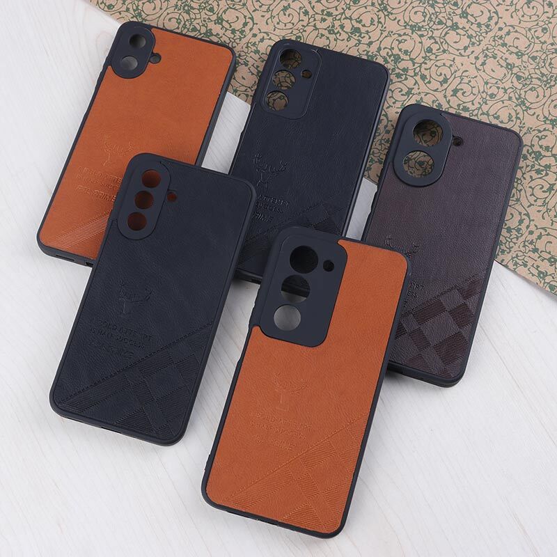 قاب چرمی A Bold Attempt طرح شطرنجی