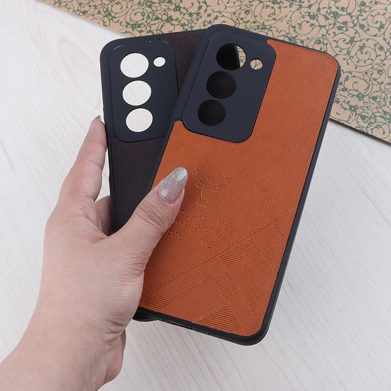 قاب چرمی A Bold Attempt طرح شطرنجی