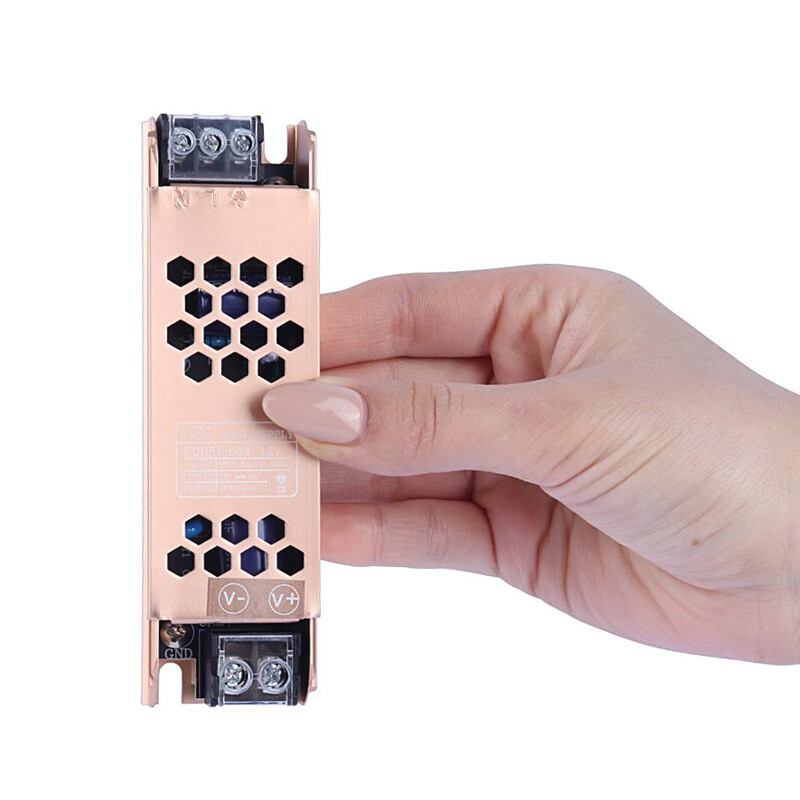 منبع تغذیه سوئیچینگ 12 ولت 5 آمپر پرشین لایت