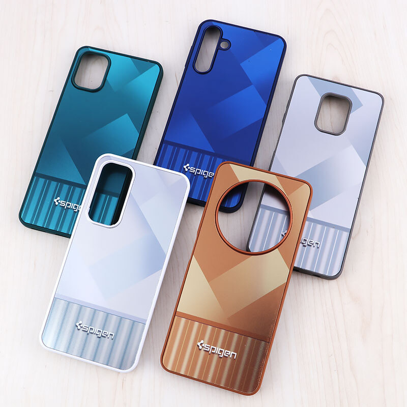 قاب Spigen طرح راه راه