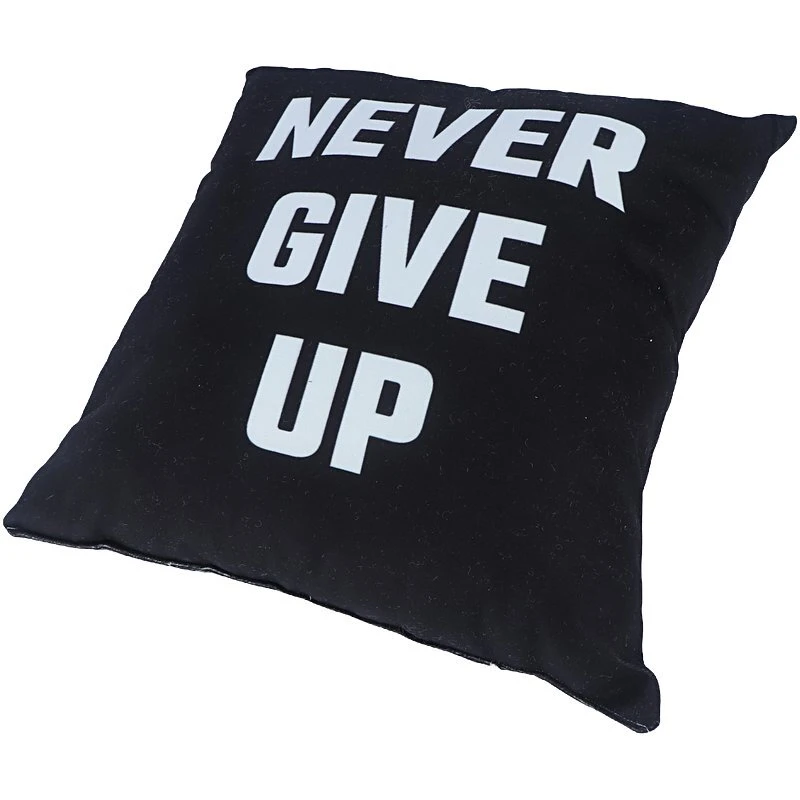 کوسن طرح Never Give Up