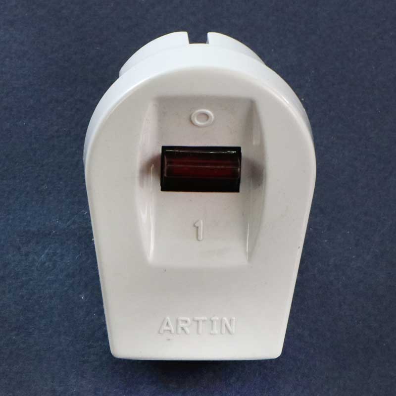 دوشاخه برق ارت دار کلید دار آرتین Artin
