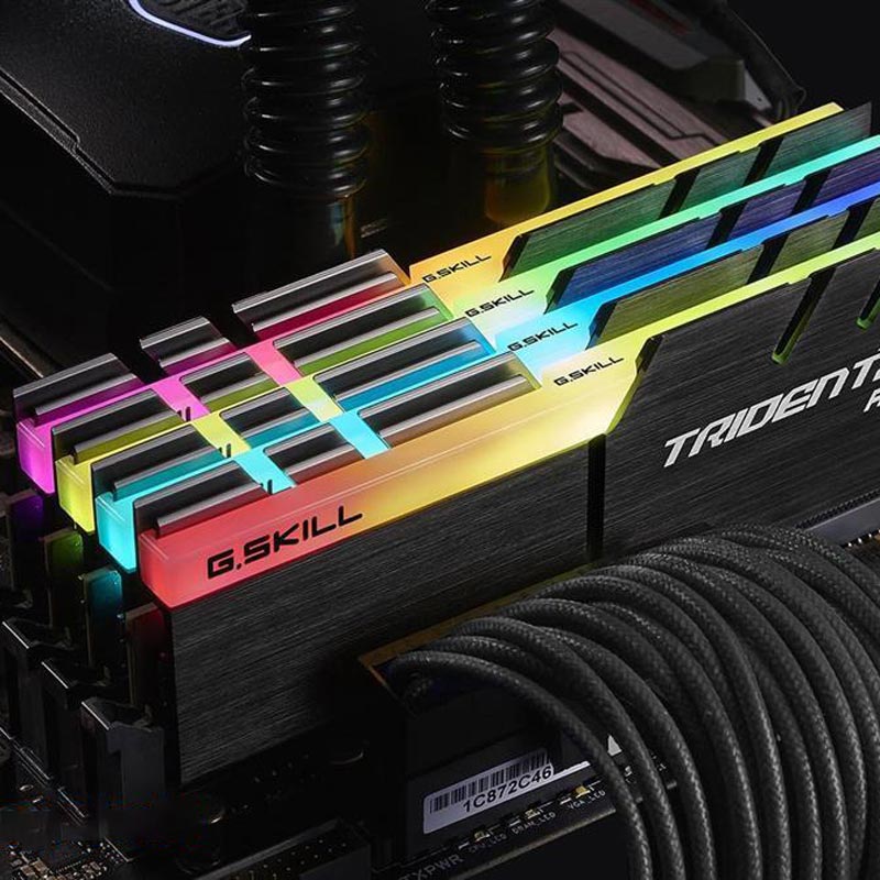 رم کامپیوتر G.SKILL TridentZ RGB DDR4 32GB 2400MHz CL15 Quad