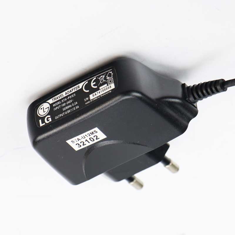 شارژر دیواری سیم وصل ال جی P52ES 0.9A