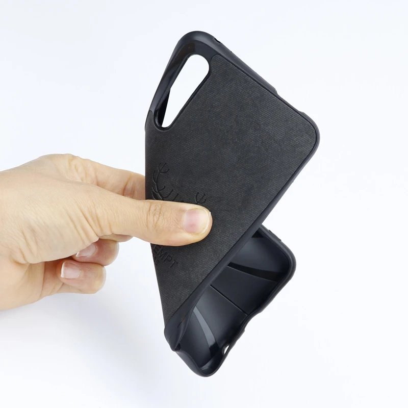 قاب چرمی طرح گوزن Huawei Y9s