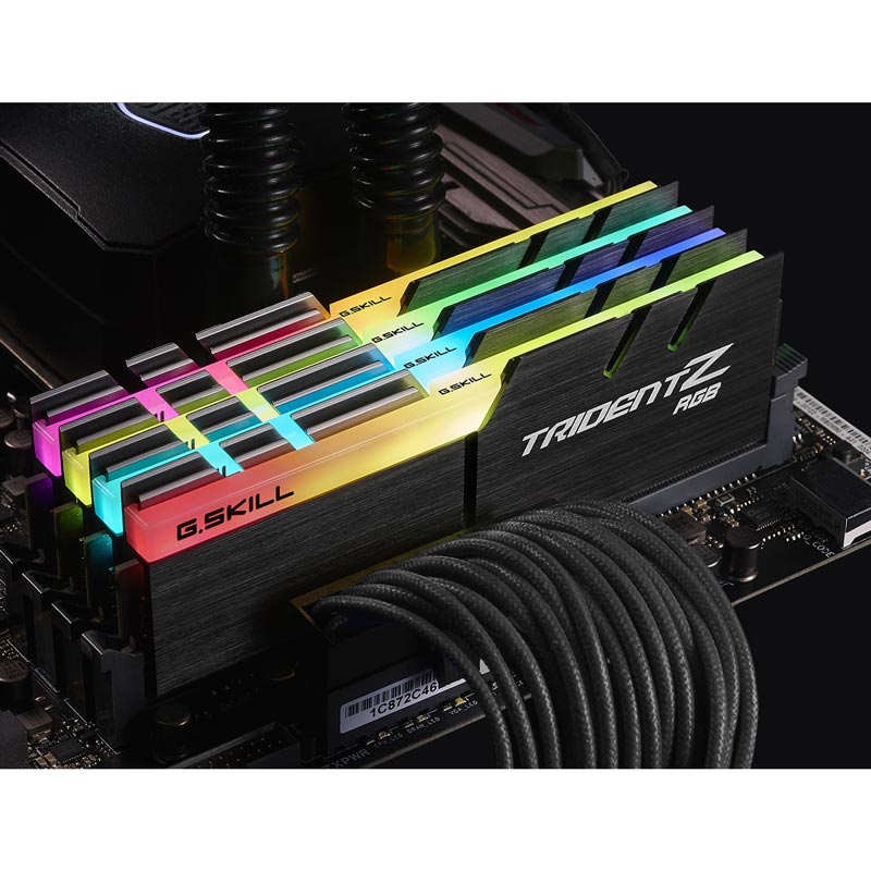 رم کامپیوتر G.SKILL Trident Z RGB F4 DDR4 32GB 3600MHz CL18 Dual