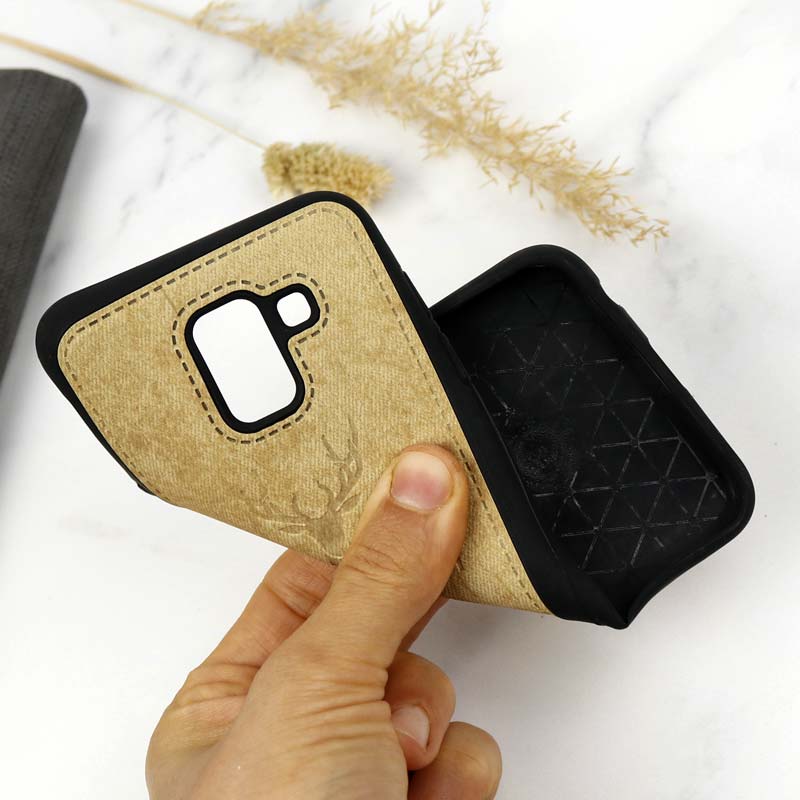 قاب چرمی سامسونگ Galaxy J6 طرح گوزن خاکی