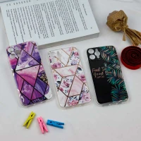 قاب محافظ لنزدار طرح کاشی iPhone 11 Pro