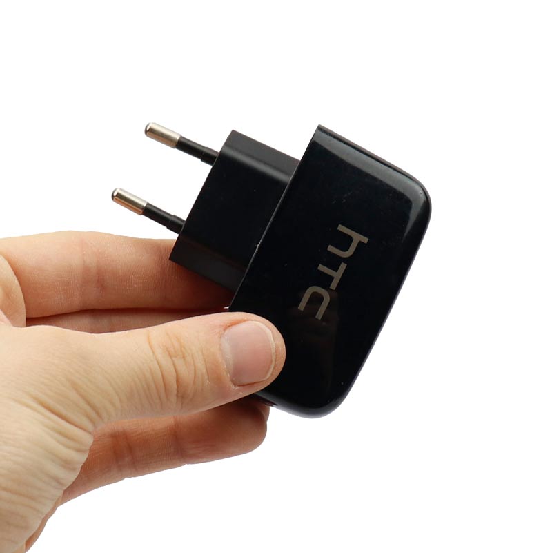 شارژر دیواری HTC 1A + کابل میکرو یو اس بی