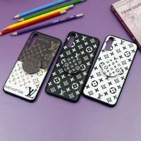 قاب فانتزی برجسته + پاپ سوکت طرح LV هواوی Y8p سری D