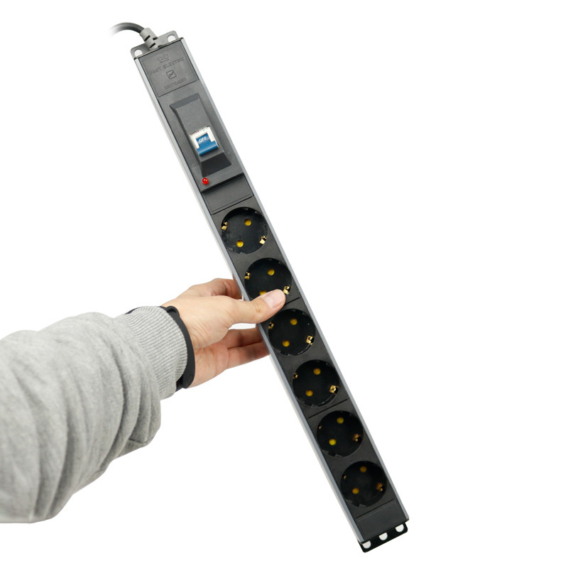 چند راهی 6 خانه ارت دار پارت الکتریک Azin PE2265 Rack Mount با کابل 1/8 متری