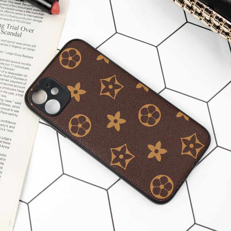 قاب چرمی لاکچری محافظ لنزدار iPhone 11