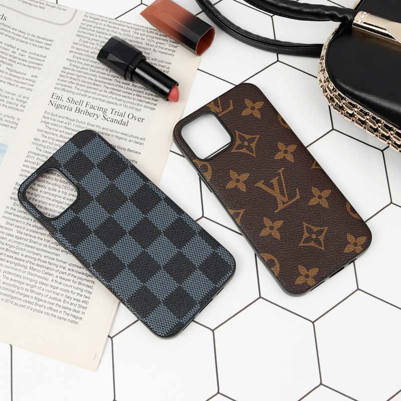 قاب چرمی لاکچری iPhone 12