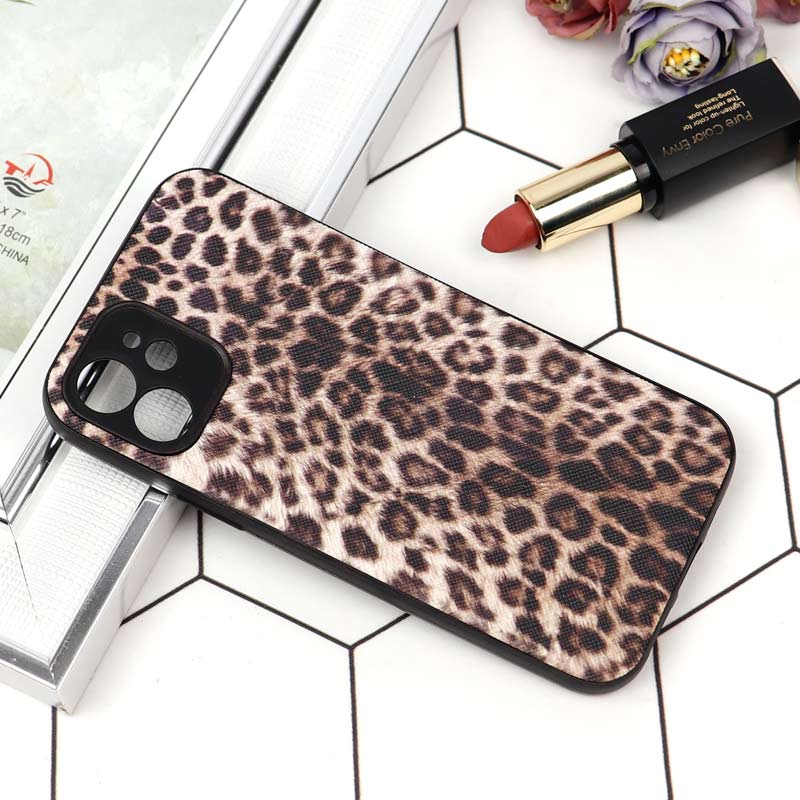 قاب محافظ لنزدار طرح پلنگی iPhone 12