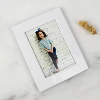 قاب عکس مگنتی ساده سفید 7*10 سانتی متر