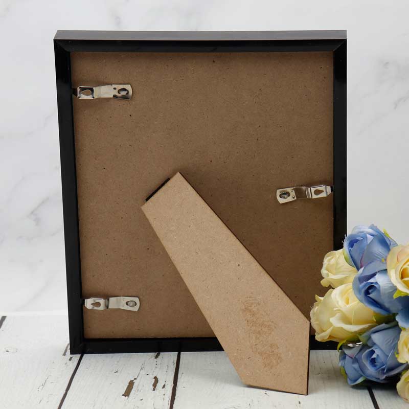 قاب عکس مشکی نوار نقره ای 20*25 سانتی متر