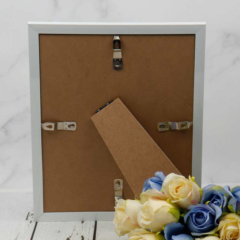قاب عکس ساده سفید نقره ای 20*25 سانتی متر