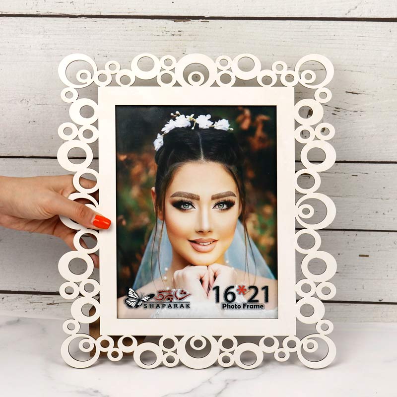 قاب عکس شاپرک طرح دایره ای سفید 21*16 سانتی متر