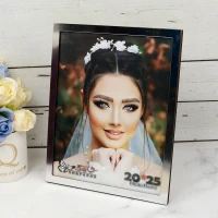 قاب عکس چوبی ساده دور نقره ای 20*25 سانتی متر