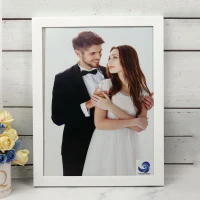 قاب عکس چوبی ساده سفید 30*40 سانتی متر