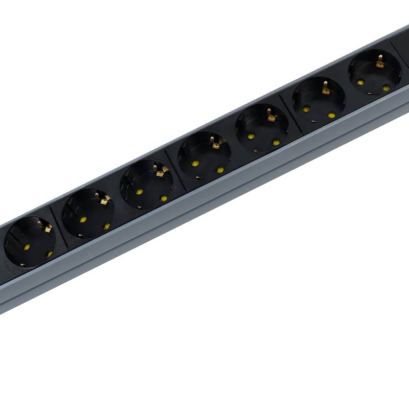 محافظ برق 8 خانه ارت دار پارت الکتریک با کابل 1/8 متری PE6642 Rack Mount