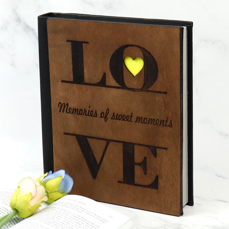 آلبوم عکس چوبی طرح Love قهوه ای تیره 16*21 سانتی متر