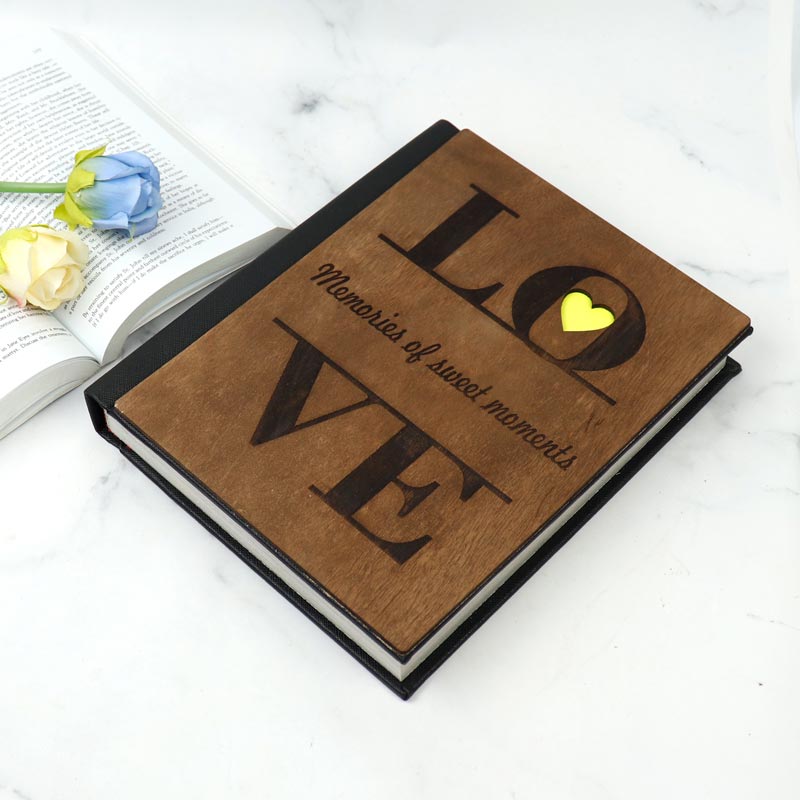 آلبوم عکس چوبی طرح Love قهوه ای تیره 16*21 سانتی متر