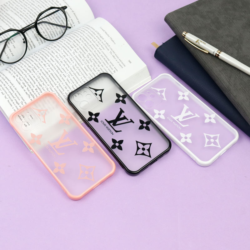 قاب PC مات محافظ لنز دار طرح LV آیفون iPhone 12