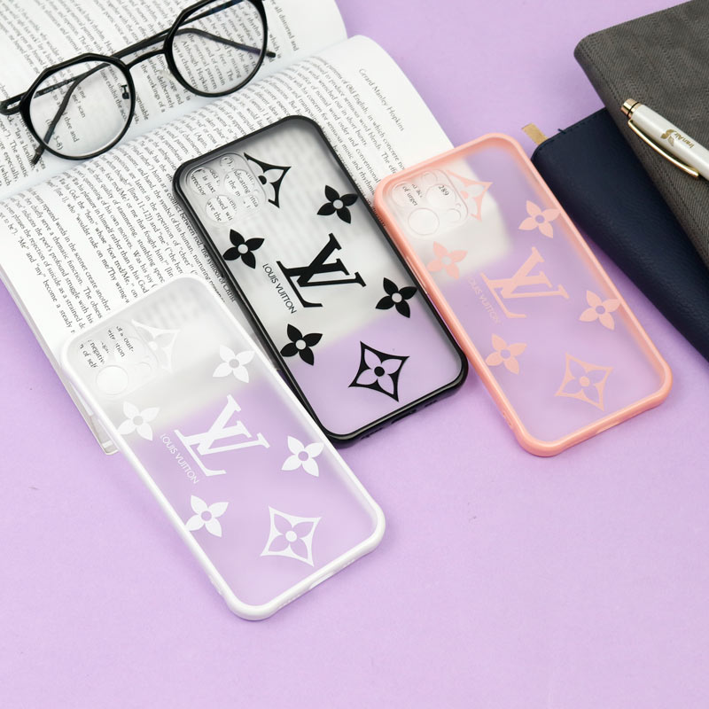 قاب PC مات محافظ لنز دار طرح LV آیفون iPhone 12 Pro