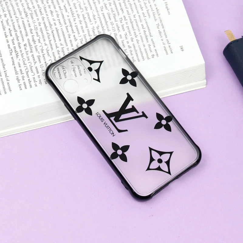 قاب PC مات محافظ لنز دار طرح LV آیفون iPhone 11 Pro