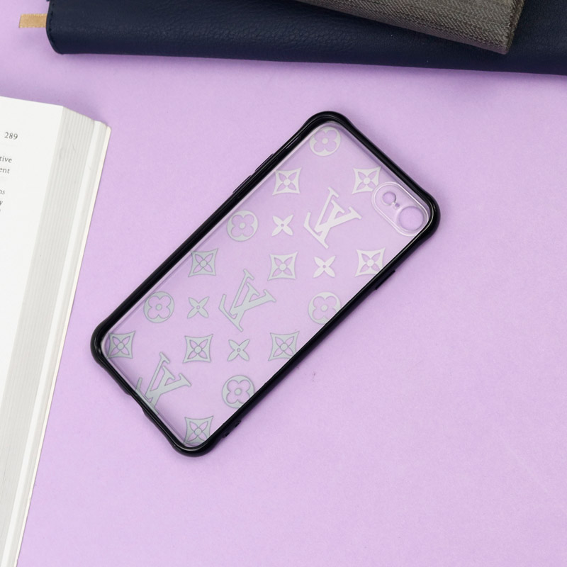 قاب PC مات محافظ لنز دار طرح LV آیفون iPhone 7/8/SE 2020