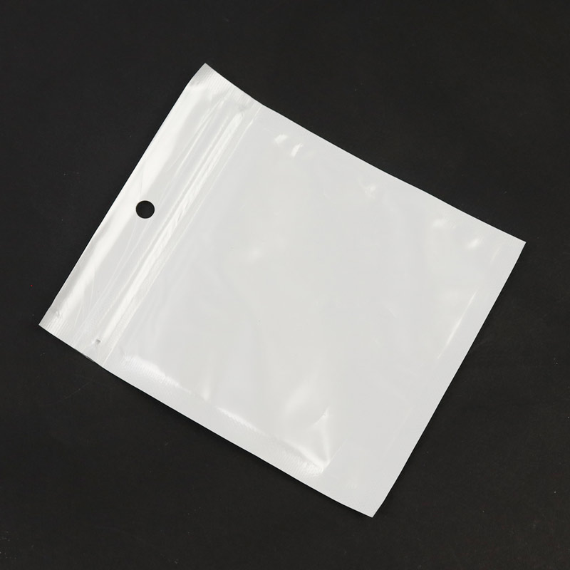 پک سلفونی کابل و شارژر سفید ابعاد 9*9 سانتی متر