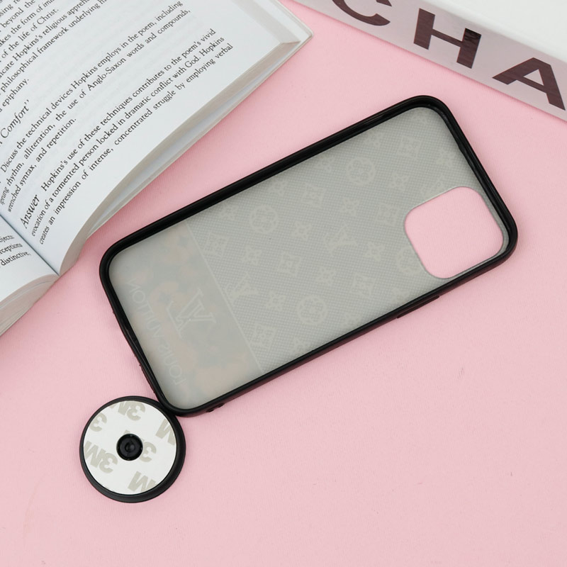 قاب فانتزی برجسته + پاپ سوکت طرح LV آیفون iPhone 12 /12 Pro سری F