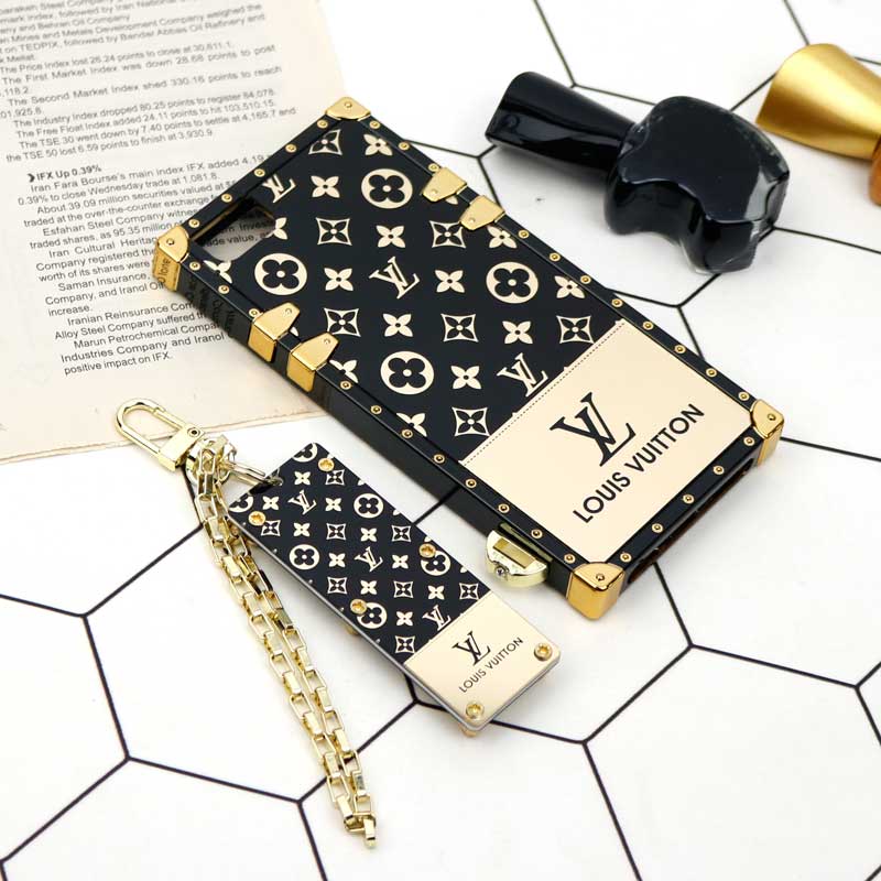 قاب فانتزی صندوقی LV مشکی طلایی + آویز دستی iPhone 7/8