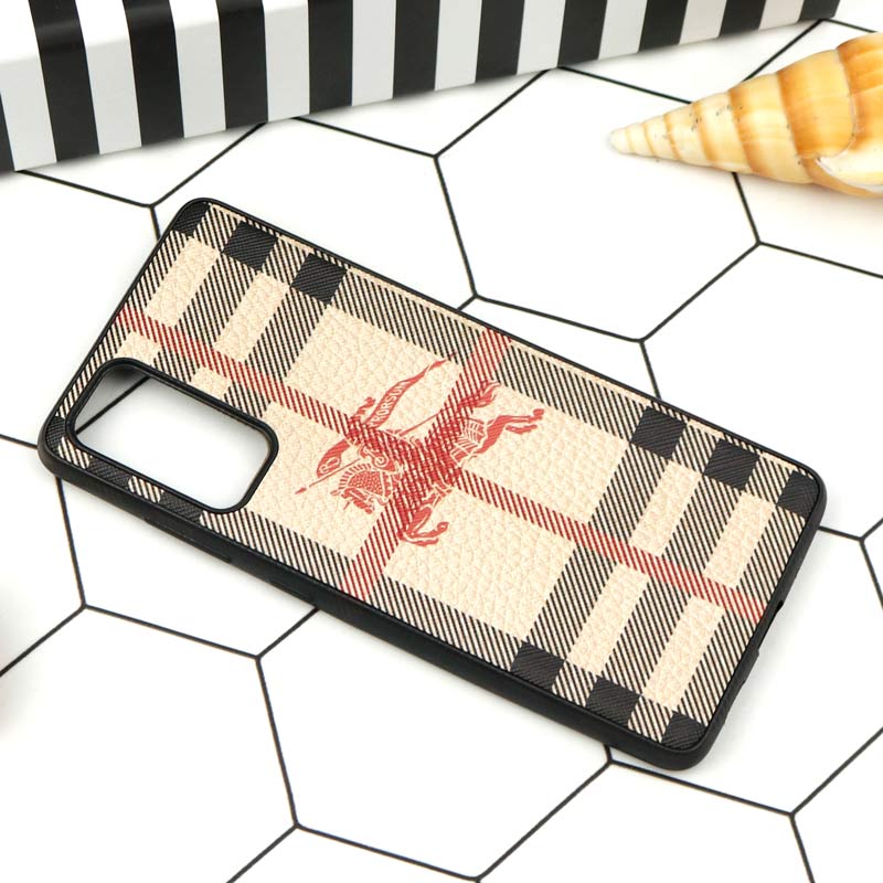 قاب محافظ لنزدار چرمی BURBERRY سامسونگ S20 FE