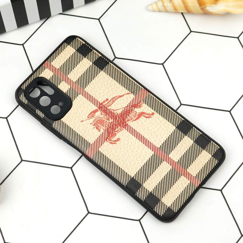 قاب محافظ لنزدار چرمی BURBERRY شیائومی Poco M3 Pro