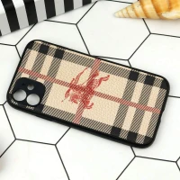 قاب محافظ لنزدار چرمی BURBERRY آیفون iPhone 11