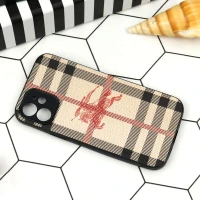 قاب محافظ لنزدار چرمی BURBERRY آیفون iPhone 12
