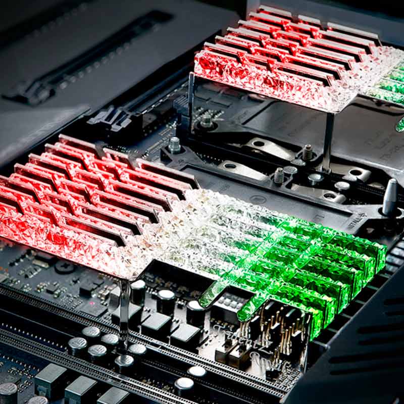 رم کامپیوتر G.SKILL Trident Z Royal Silver DDR4 32GB 3600MHz CL18 Dual