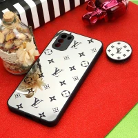 قاب محافظ لنزدار آینه ای + پاپ سوکت طرح LV مشکی Xiaomi Poco M3