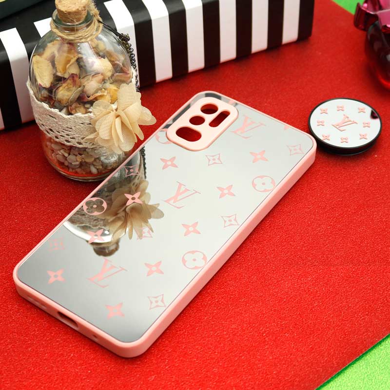 قاب محافظ لنزدار آینه ای + پاپ سوکت طرح LV صورتی Xiaomi Redmi Note 10 5G