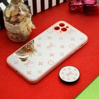 قاب محافظ لنزدار آینه ای + پاپ سوکت طرح LV صورتی iPhone 11 Pro Max