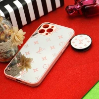 قاب محافظ لنزدار آینه ای + پاپ سوکت طرح LV صورتی iPhone 12 Pro