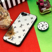 قاب محافظ لنزدار آینه ای + پاپ سوکت طرح LV مشکی iPhone 7/8