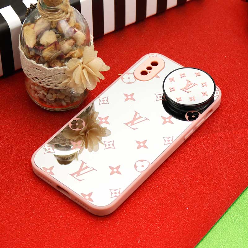 قاب محافظ لنزدار آینه ای + پاپ سوکت طرح LV صورتی iPhone X/XS